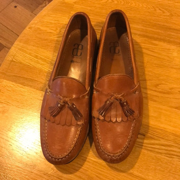 Allen Edmonds Nashua Tassel Loafer tan w/tan trim - Picture 2 of 8